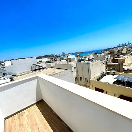 Axtart Penthouse With Amazing Views Marsaxlokk